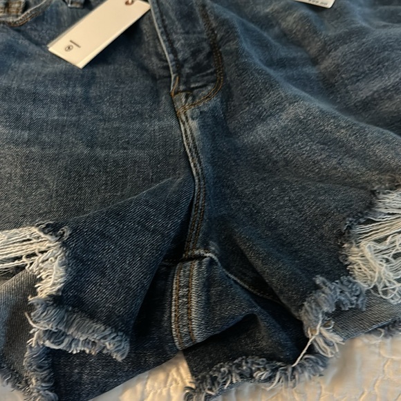 Good American cutoff denim shorts size 16 - Picture 5 of 6